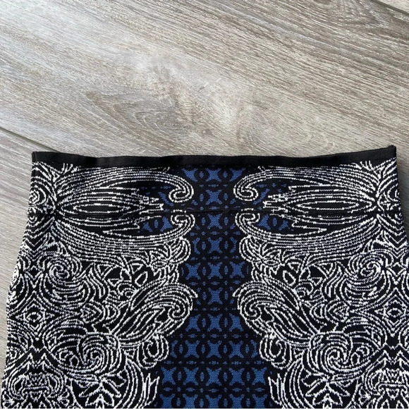 BCBGMaxAzria Irene Tribal Jacquard  Pencil Bandage Skirt - Picture 3 of 13
